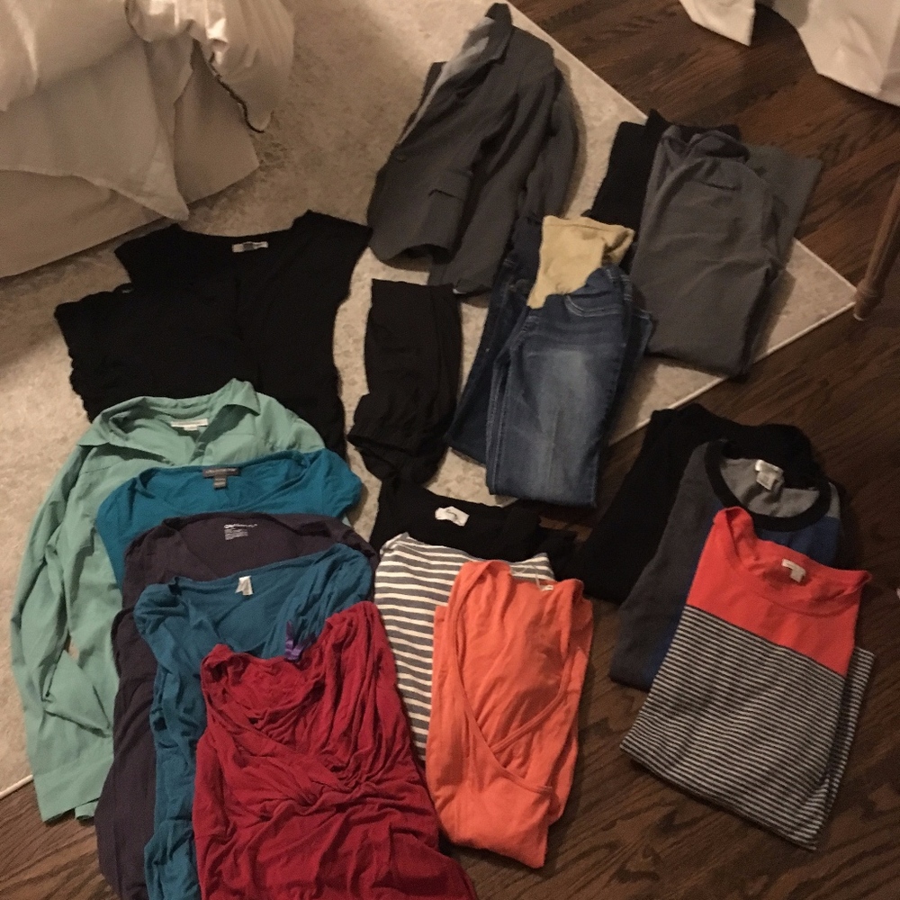 Maternity clothes lot